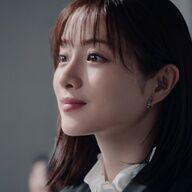 石原さとみが語る日常の成長！8,000本の花と共に新CM公開