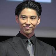 今年の賀来賢人お父ちゃん、幸せそうすぎて草ｗｗこれが愛やろがい！？