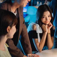 トリンドル玲奈の二役劇、超見どころ満載やんけｗｗｗ