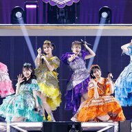 【朗報】鎮西寿々歌、スニーカーで人生の3分の2を語るやんけ！