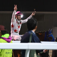 流石ももクロｗｗｗ 百田夏菜子が競馬場でイメチェン祭りしてて草ｗｗ