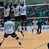 サントリー、6連勝達成！上位対決を制した男たちの戦い