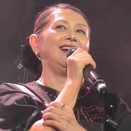 【朗報】小泉今日子、新宿二丁目に登場！これは行くしかないやろがい！