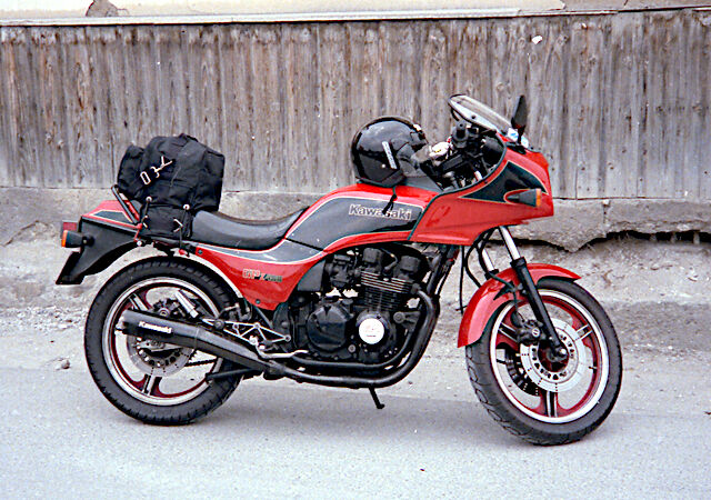 カワサキと言えばファイヤークラッカーレッド!? : 新・バイクで
