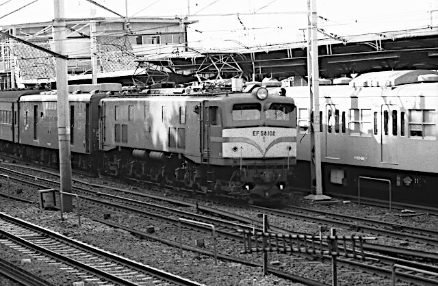 EF58:その4(100号機〜120号機) : 新・バイクで走ると気持ちがいい EF58:その4(100号機〜120号機) : 新・バイクで走ると気持ちがいい