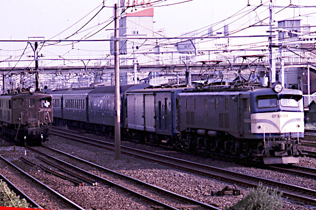 EF58:その4(100号機〜120号機) : 新・バイクで走ると気持ちがいい EF58:その4(100号機〜120号機) : 新・バイクで走ると気持ちがいい