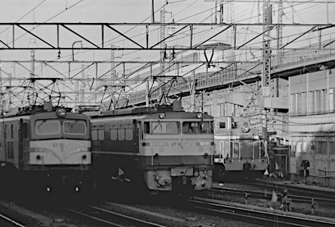 1977121915
