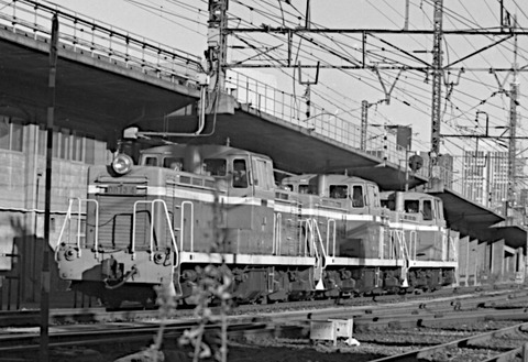 1977122104