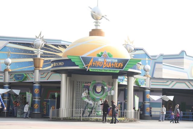 Hong Kong Disneyland Buzz Lightyear Astro Blasters バズ ライトイヤー アストロ ブラスターズ 香港 11 サイゴン トリビューン Hong Kong Disneyland Buzz Lightyear Astro Blasters バズ ライトイヤー アストロ ブラスターズ 香港 11 サイゴン トリビューン