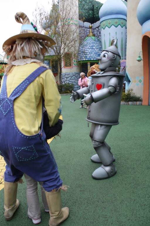 USJ Land Of Oz（オズの魔法使い） : サイゴン・トリビューン