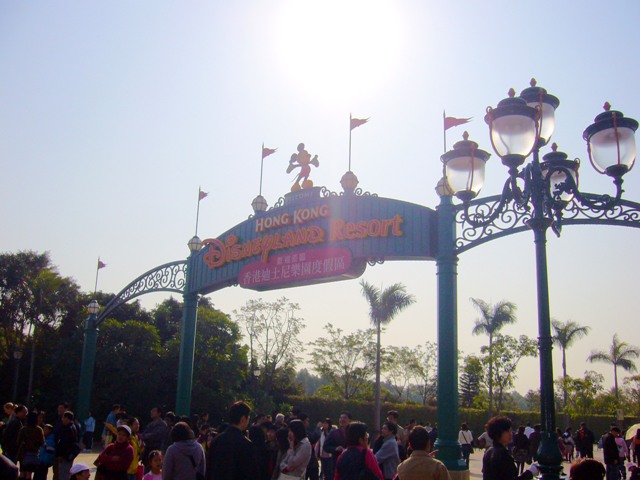 香港ディズニーランド Hong Kong Disneyland サイゴン トリビューン