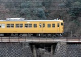 セノハチ間を走る黄色一色の115系