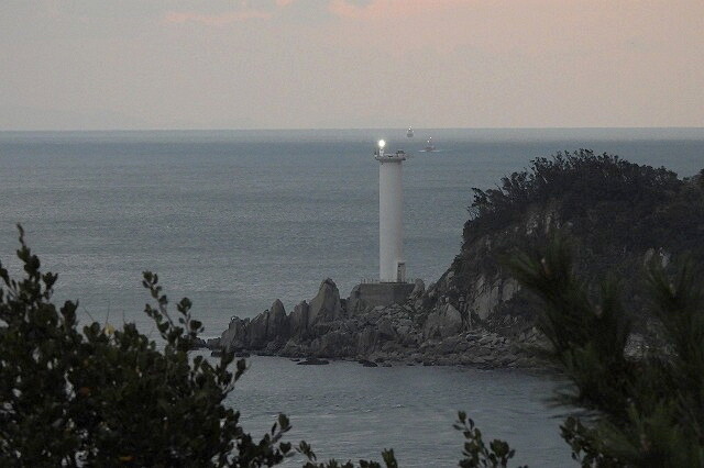 鳴門飛島灯台 なるととびしま 12 19再撮影 プジョー8で訪れた 岬の灯台訪問記