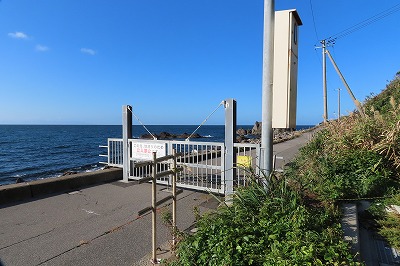 小泊岬南灯台 ことまりみさきみなみ (2021/10/13) : プジョーで