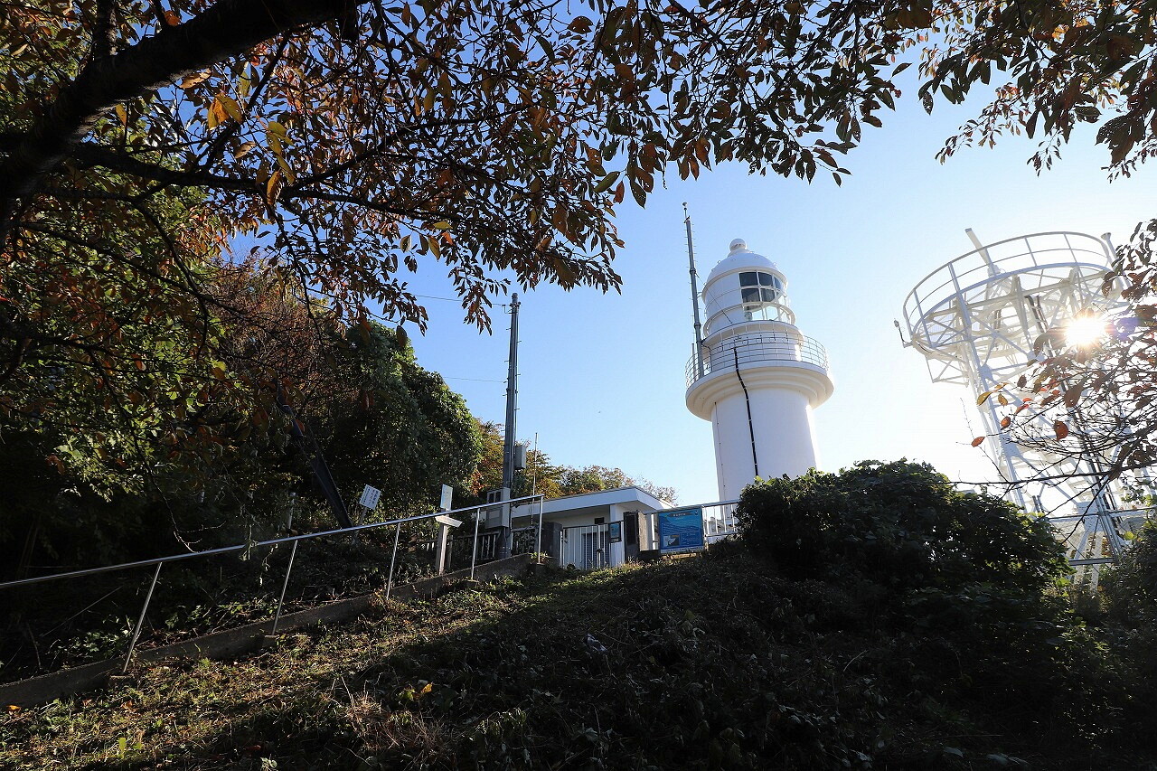 猿山岬灯台 さるやまみさき (2023/10/31再) : プジョーで訪ねた 猿山岬灯台 さるやまみさき (2023/10/31再) : プジョーで訪ねた