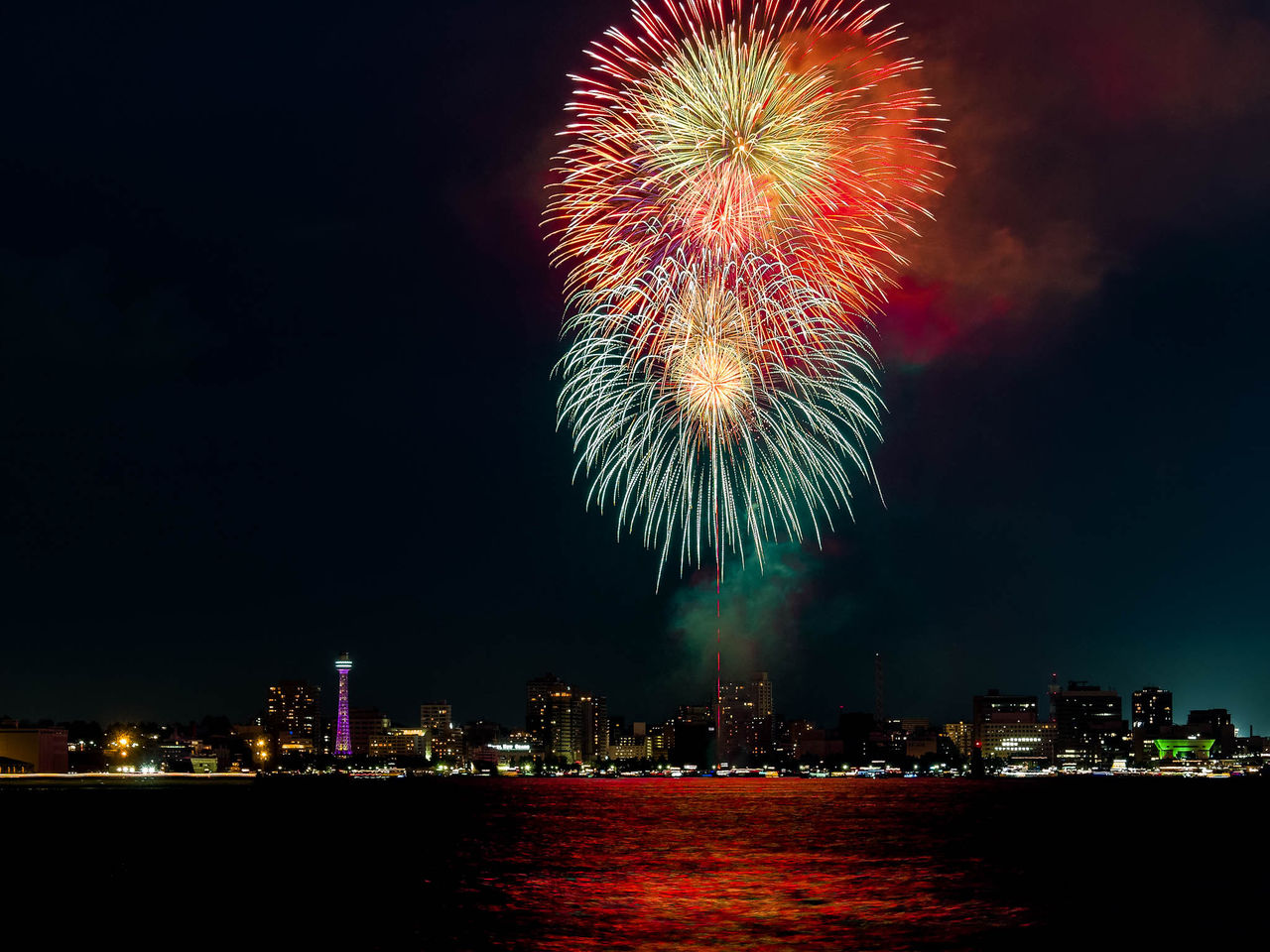 横浜スパークリングトワイライト18の花火 Kenji4908のブログ