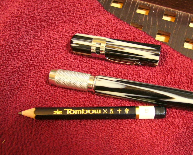 鉛筆を特別なものにしてくれる アセチロイド エクステンダー ミミック 追記あり コーリン鉛筆カタログ化計画 Annex