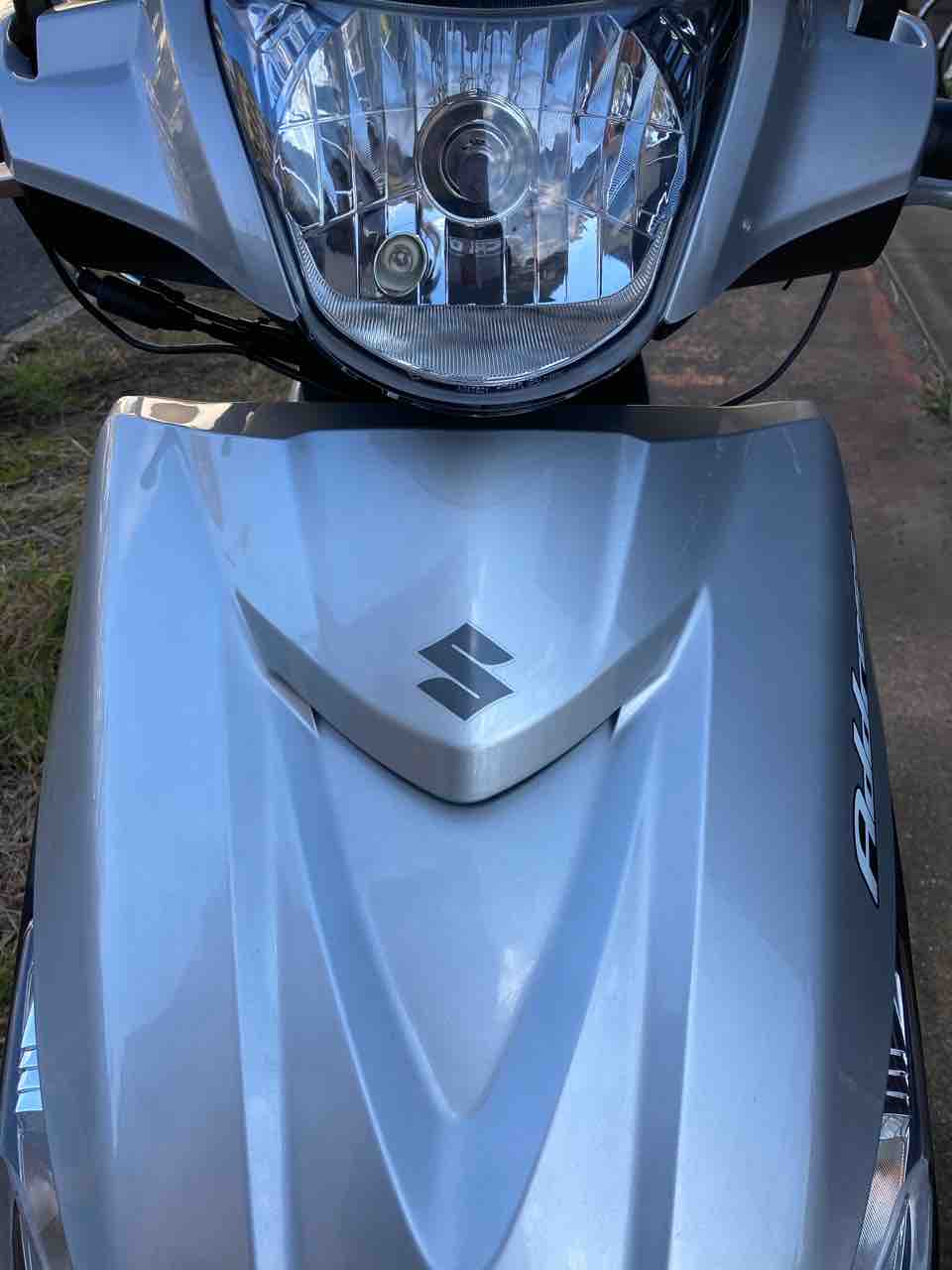 アドレス125 （DT11A）カスタム日記 スズキ純正エンブレム貼り付け
