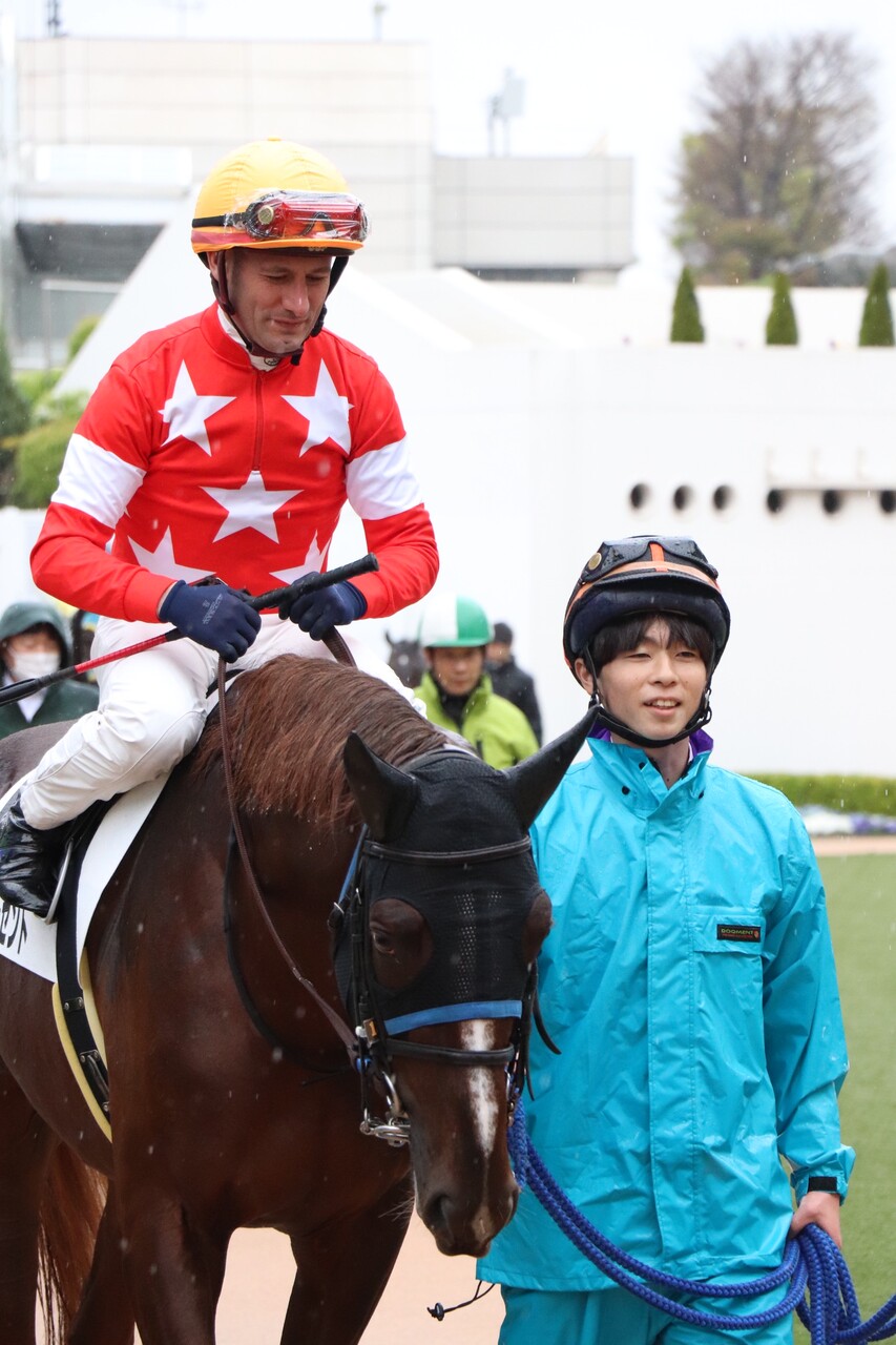 オークス 日本ダービー オリジナルクッション オークス 日本ダービー オリジナルクッション 東京競馬場