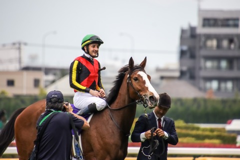 オークス (1)