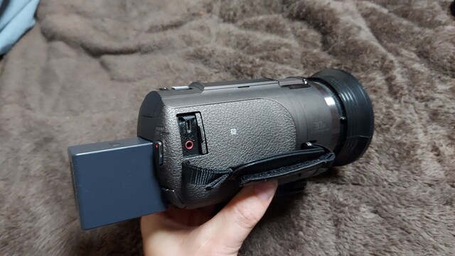 車載動画撮影用のFDR-AX45のバッテリーをパワーアップ NP-FV100A 車載動画撮影用のFDR-AX45のバッテリーをパワーアップ NP-FV100A