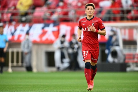 サッカーばっかり 鹿島アントラーズmf小泉慶がサガン鳥栖へ完全移籍 口でどうこう言うよりピッチの上で このタイミングで挑戦しないと後悔する