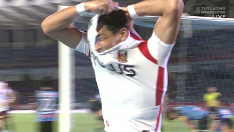 Gif 殊勲の一撃槙野智章 ｃ ロナウドばりに裸になろうとするもシャツがピッタリすぎて脱げず ルヴァンカップ サッカーばっかり
