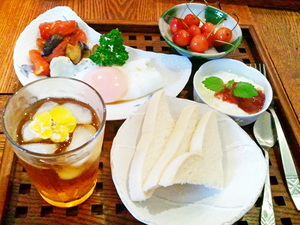 朝食