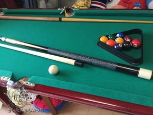 ビリヤード台とキュー きいたんのしみっち ビリヤード台とキュー きいたんのしみっち