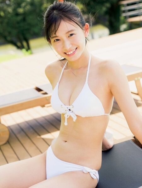 お天気キャスターなのに 志田音々 さん 魅惑の水着グラビア披露 人生100年時代 定年まで何する お天気キャスターなのに 志田音々 さん 魅惑の水着グラビア披露 人生100年時代 定年まで何する