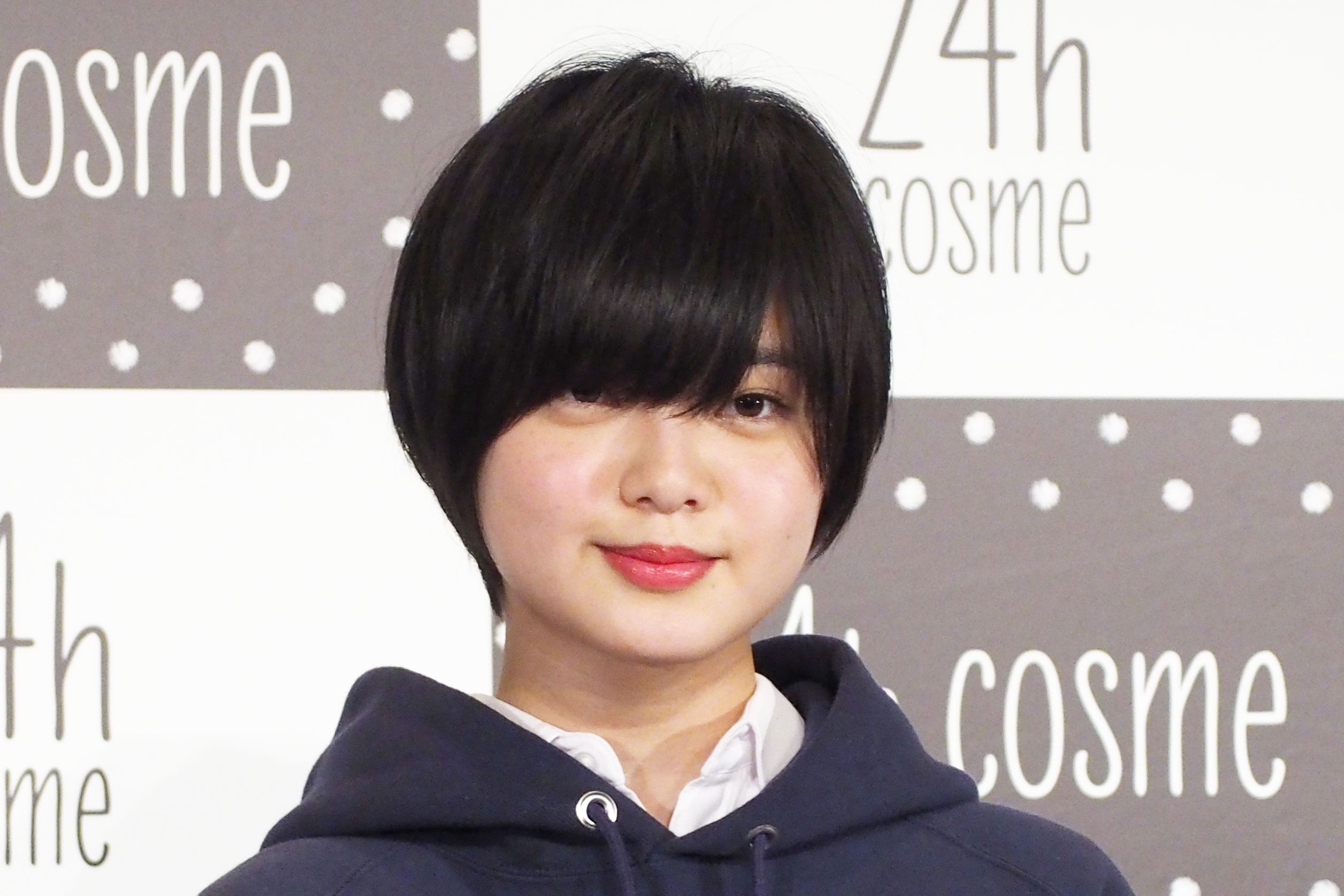 平手友梨奈 さんの自撮り動画が話題に 人生100年時代 定年まで何する 平手友梨奈 さんの自撮り動画が話題に 人生100年時代 定年まで何する