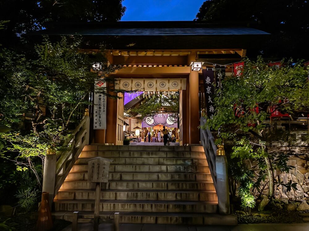 夏の余韻が残る東京大神宮