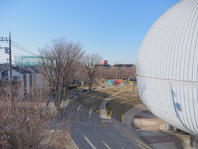 多摩六都科学館の円形階段広場と木の見やぐら(とある街の風景353)6