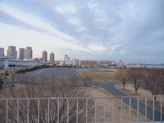 「そなエリア東京」の展望デッキと階段(とある街の風景348)5
