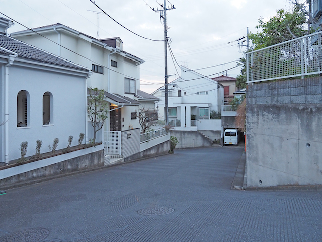 廻田第三公園よこのクランク坂2