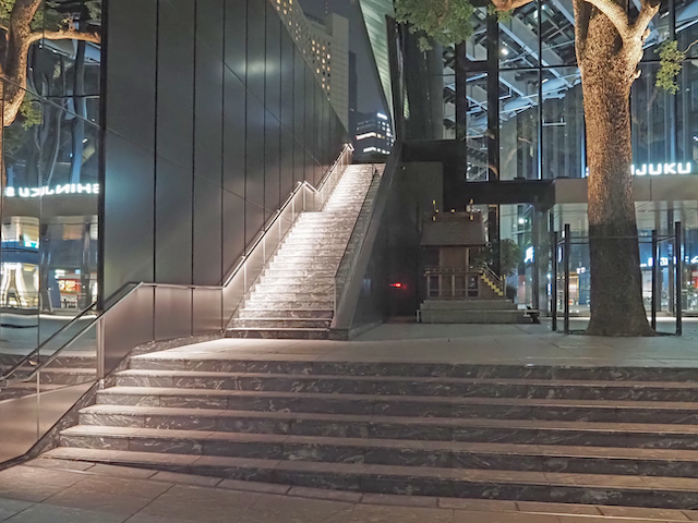 新宿住友ビルの階段と出雲大社【とある街の風景420】2