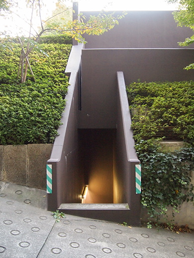 ホテルオークラ東京の坂道を歩いてみる6