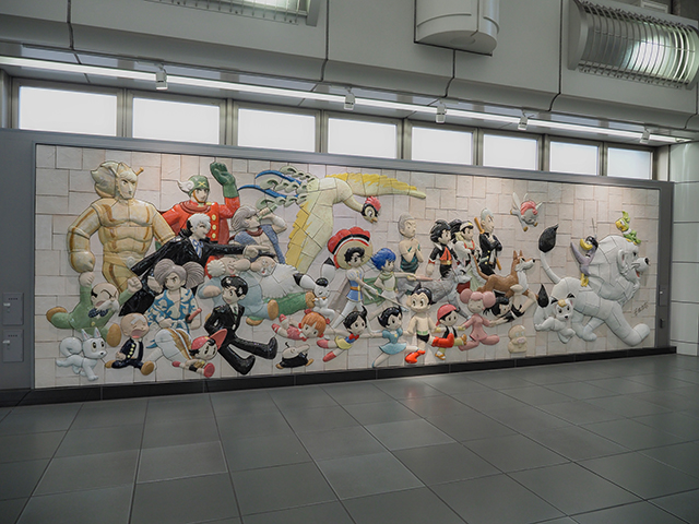 国際展示場駅の駅舎3+