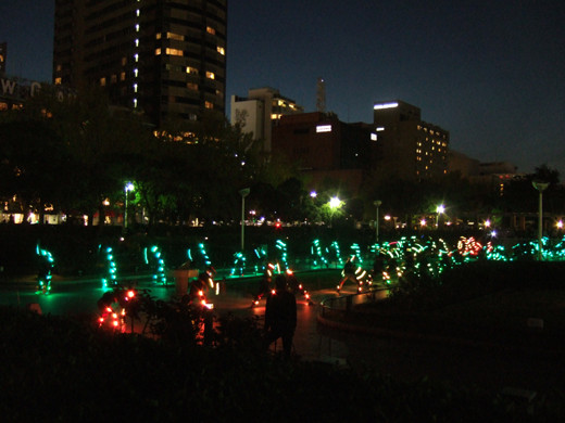 横浜山下公園の人力ライトアップ2