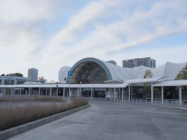 国際展示場駅の駅舎1+