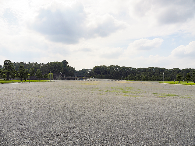 皇居前の内堀通り2