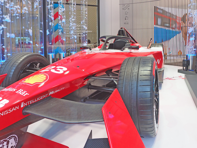 銀座でFORMULA Eを体験2