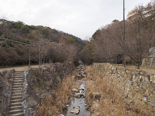 23年。今年は地すべり資料館へ12