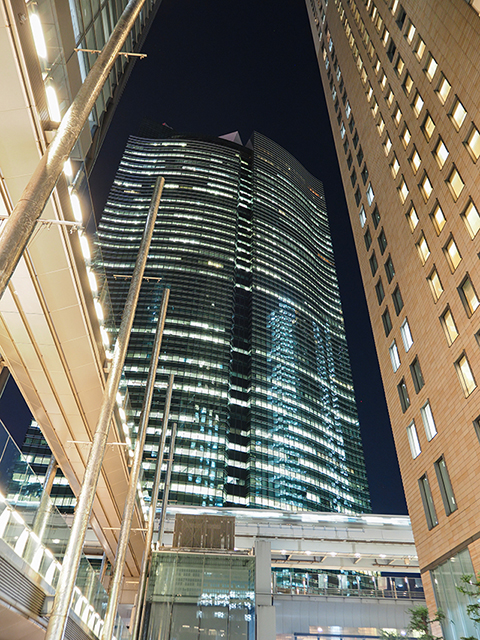 日テレタワー前の大階段と宮崎駿の日テレ大時計3