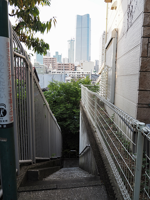 三田1丁目の階段と小山湯1