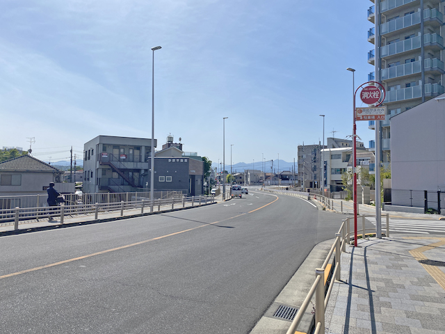 JR拝島駅前の坂道からの富士山3