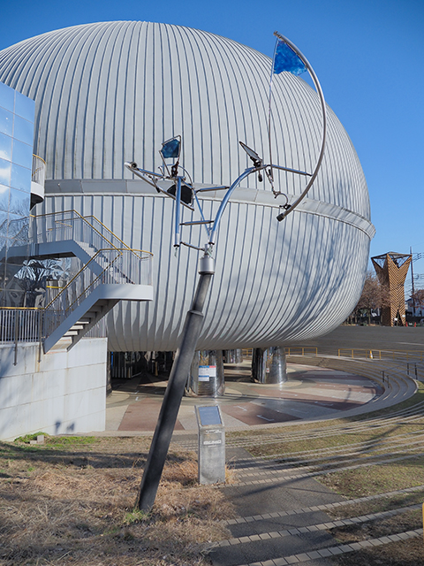 多摩六都科学館の円形階段広場と木の見やぐら(とある街の風景353)2