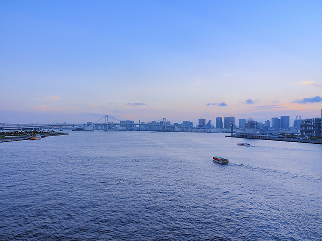 豊洲大橋から海とレインボーブリッジを眺めてみる1+