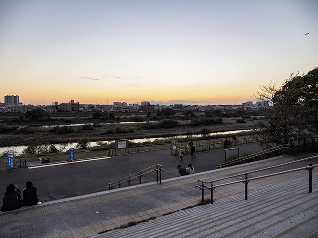 二子玉川公園・眺望広場からの富士山と多摩川【とある街の風景387】1