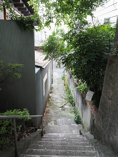 三田1丁目の階段と小山湯2